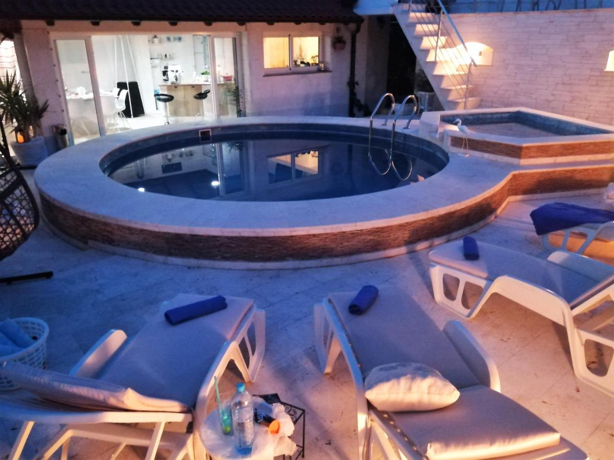 Apartments Rustika Toscana Vodice Exterior foto